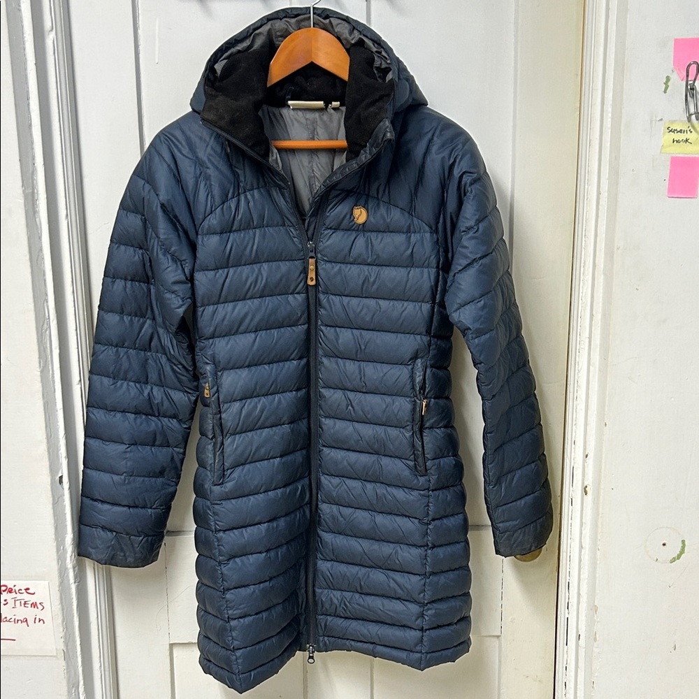Fjallraven size S Navy Hooded Puffer Coat